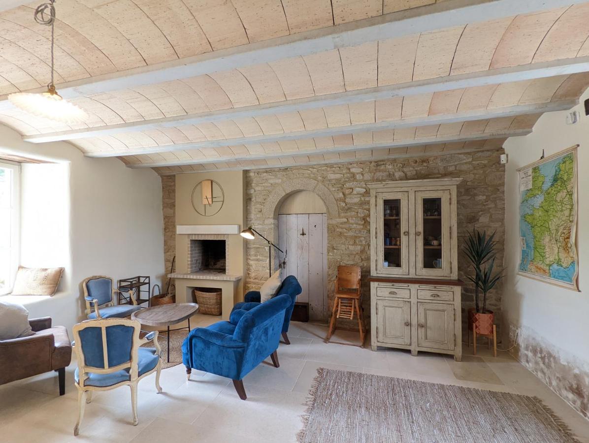 Maison Typique Bretonne Avec Toit De Chaume Camors Esterno foto