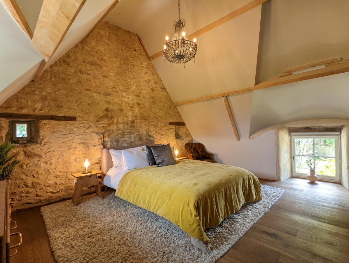 Maison Typique Bretonne Avec Toit De Chaume Camors Esterno foto