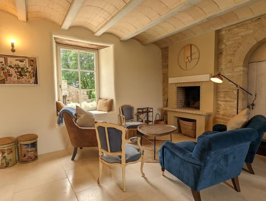 Maison Typique Bretonne Avec Toit De Chaume Camors Esterno foto